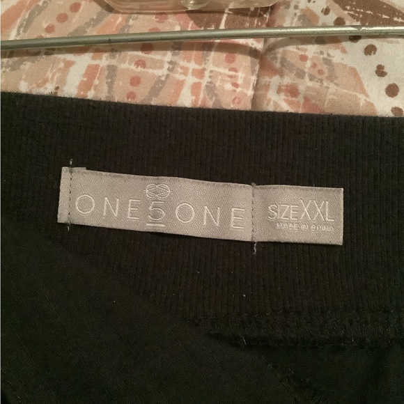 one 5 one Black Capris - Picture 7 of 8